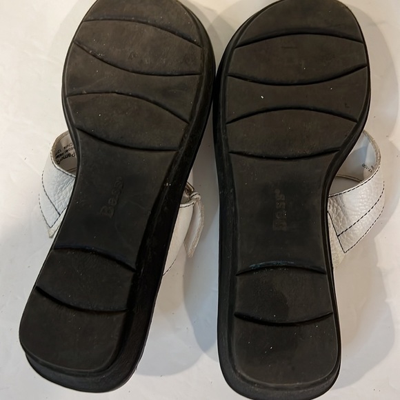 BASS white sandals with adjustable strap size 8 - Picture 7 of 11